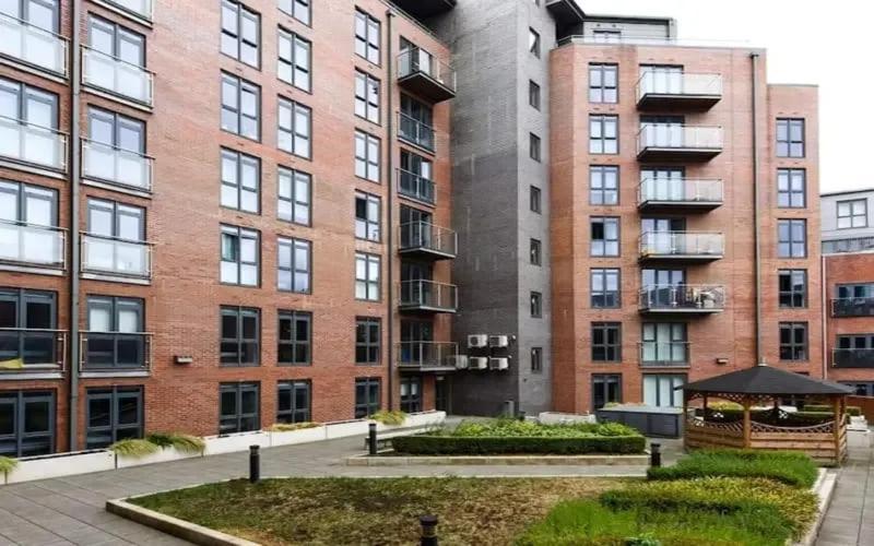 Corner House In Sheffield Apartment Exterior photo
